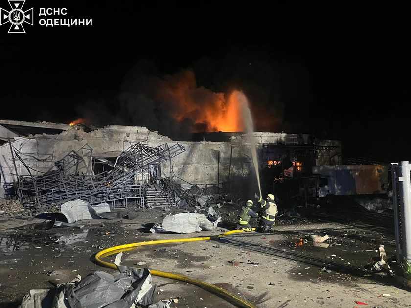 Missiles and Shaheds Rain on Kharkiv and Odesa, Transport Depot, Postal Hub Damaged