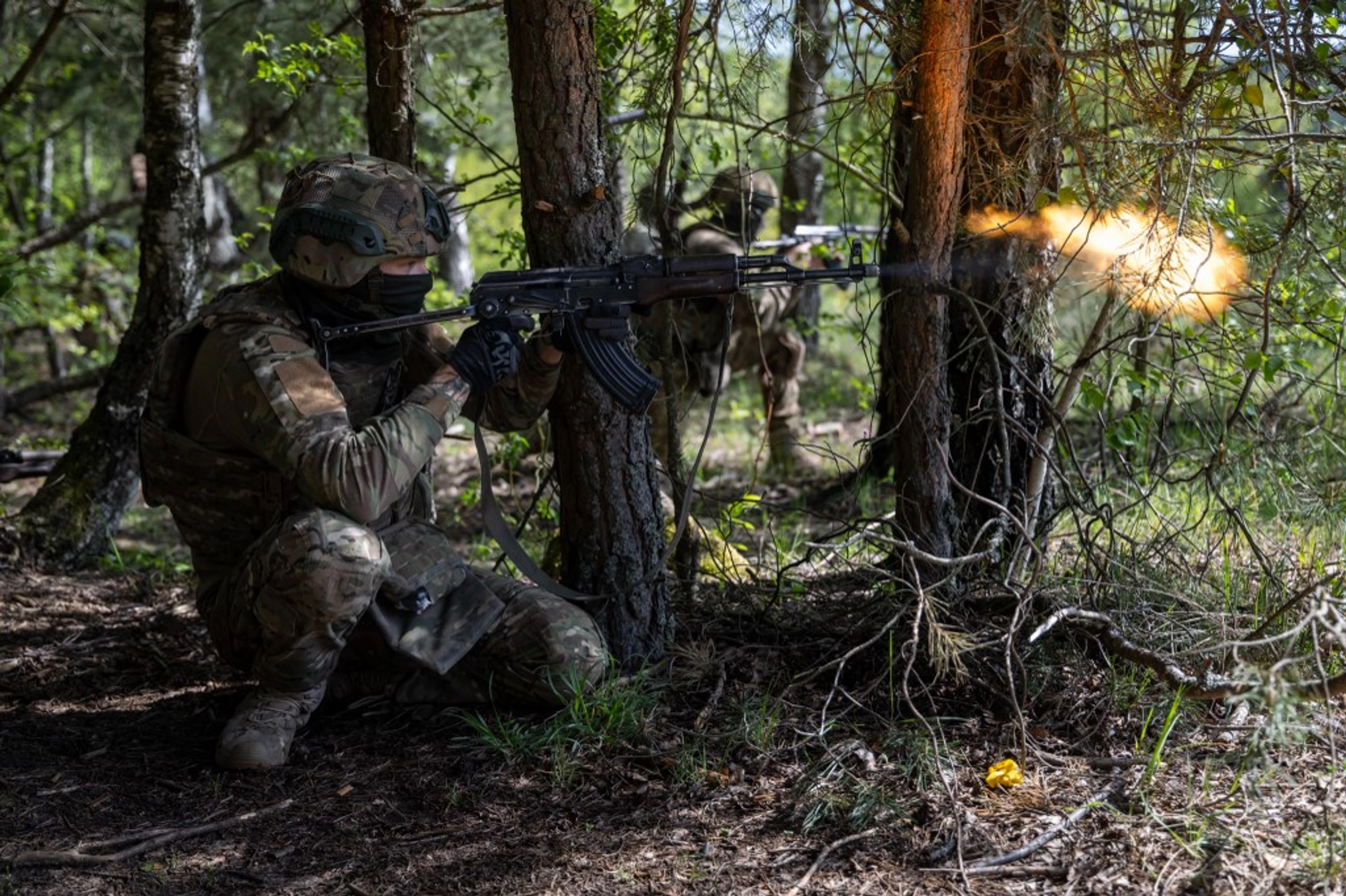 Russian Missile Strike Kills 12 Ukrainian Soldiers at Training Site, Dozens Injured