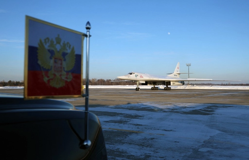 “Кремль нагнули” – росіяни реагують на удари українських дронів по авіації РФ