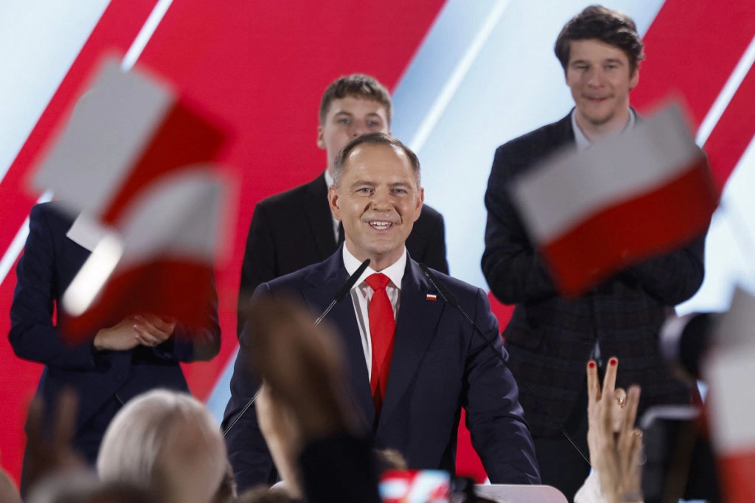 Zelensky Seeks Strong Poland Ties Before Nationalist Takes Office