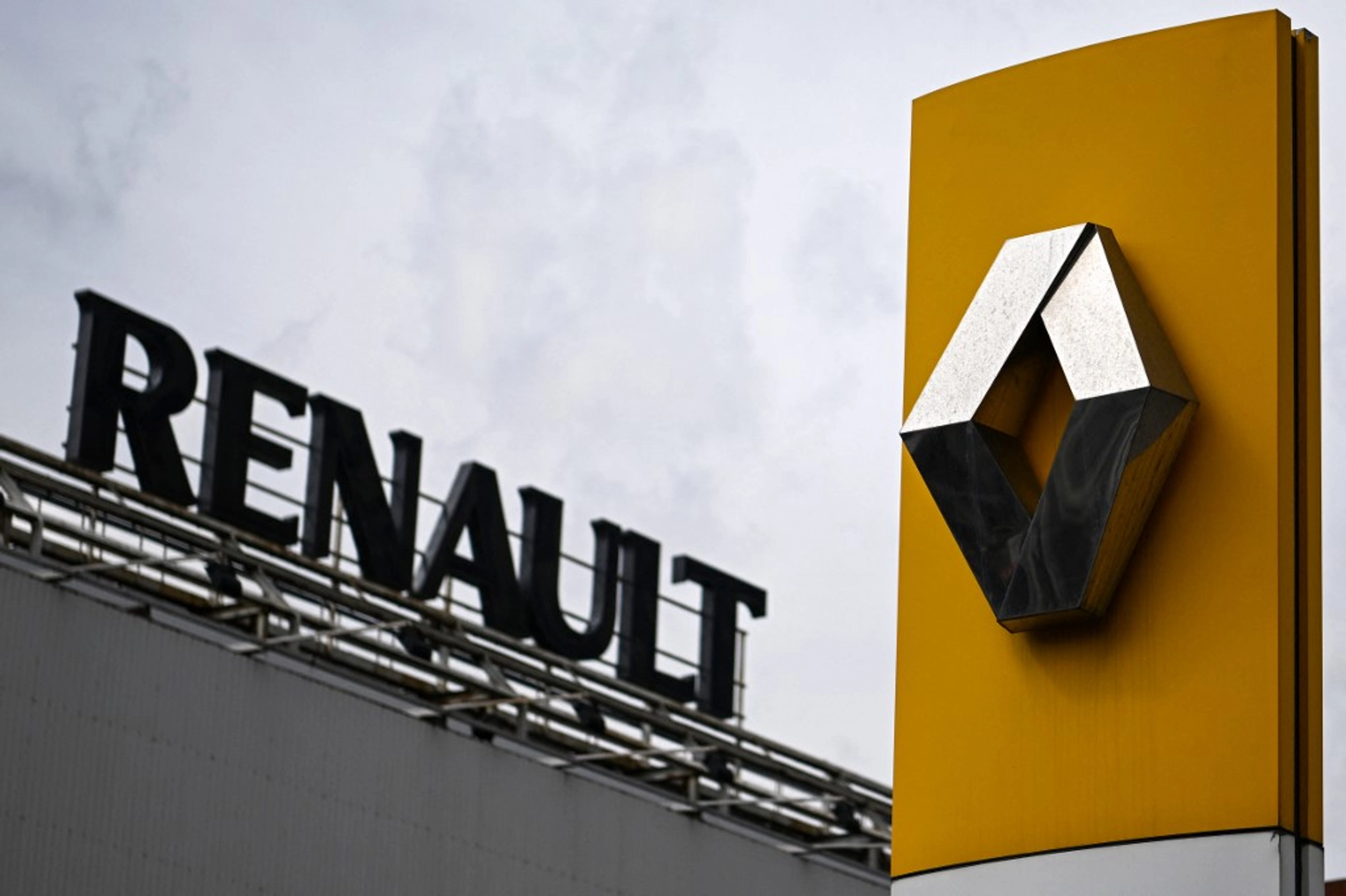 France Reveals Renault as Partner to Produce Drones in Ukraine