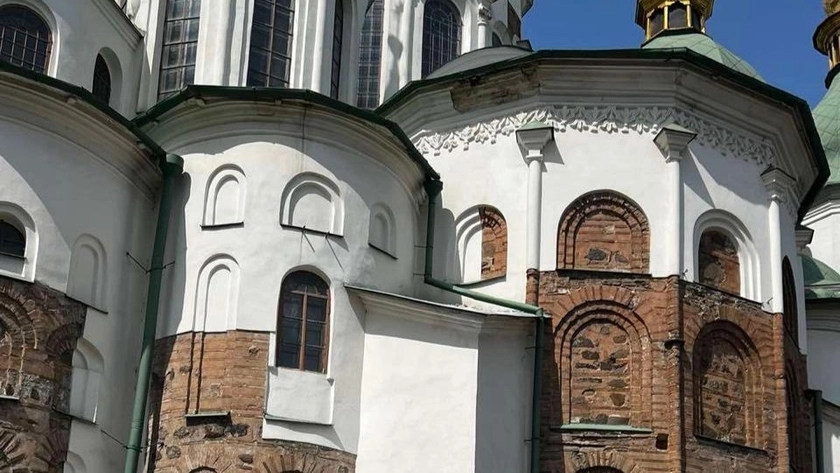 Внаслідок атаки РФ пошкоджено Софійський собор та Одеську кіностудію