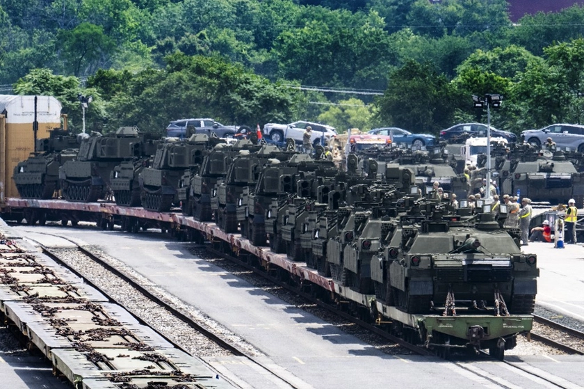 ‘We’re the Ones Who Won WWII’ – Tanks Arrive in Washington for Trump’s Military Parade