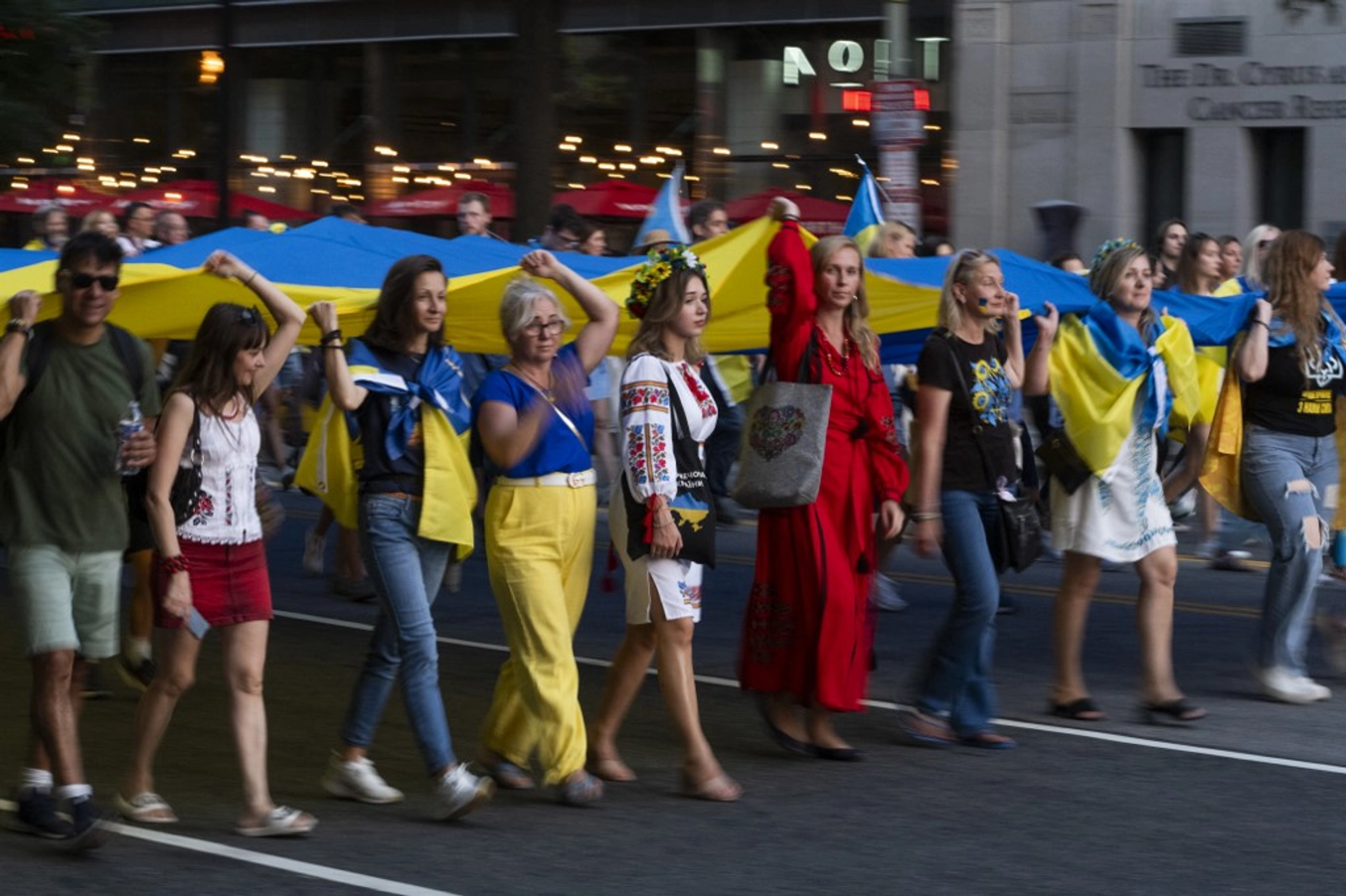 Most Ukrainians Oppose Giving Up Land for Peace, New Survey Finds