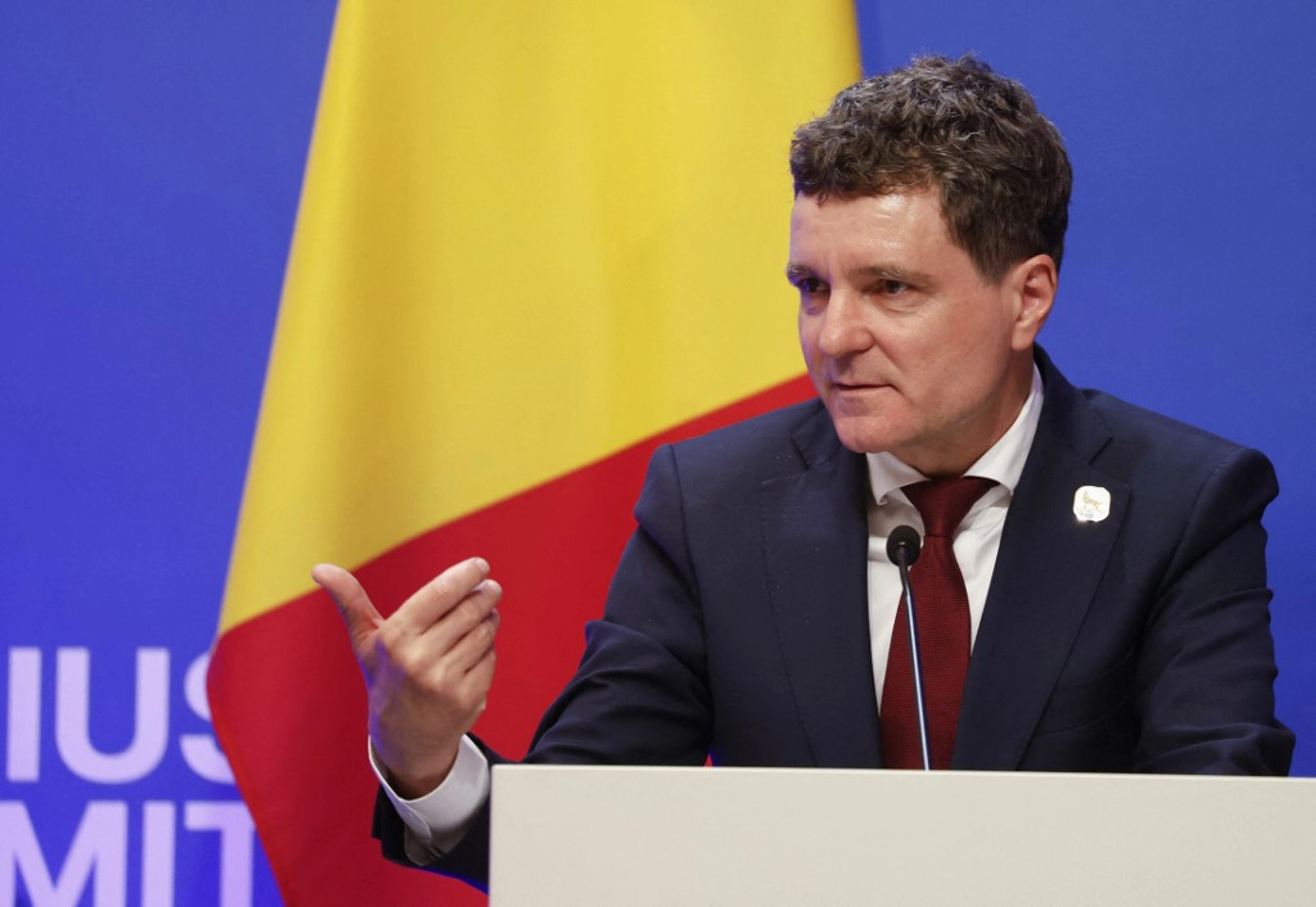 Romania MPs Back Pro-EU Govt After Months of Turmoil