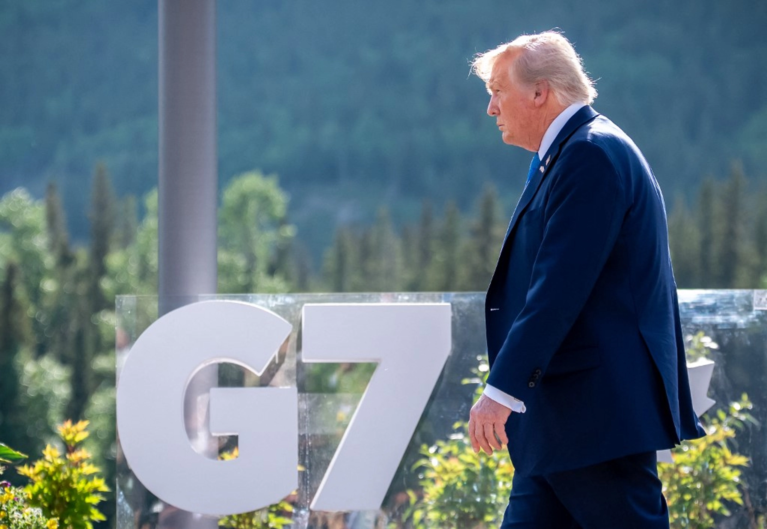 'Emmanuel heeft het altijd verkeerd': Trump zegt dat vroege G7-exit 'niets te maken' heeft met een staakt-het-vuren tussen Israël en Iran