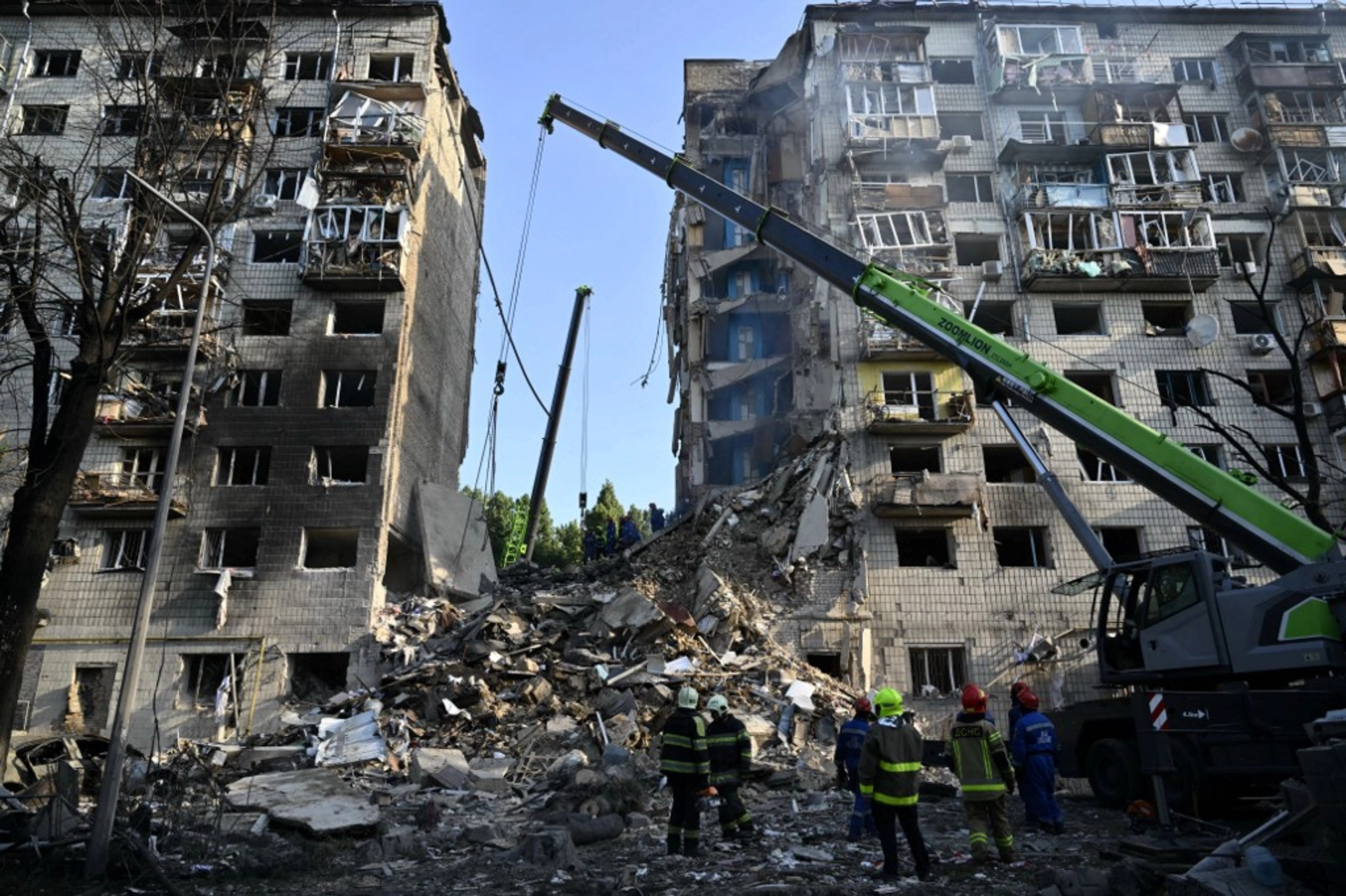 ‘It Was Pure Hell’: Russian Strikes Kill at Least 22 in Kyiv, Target Multiple Ukrainian Cities in Overnight Barrage