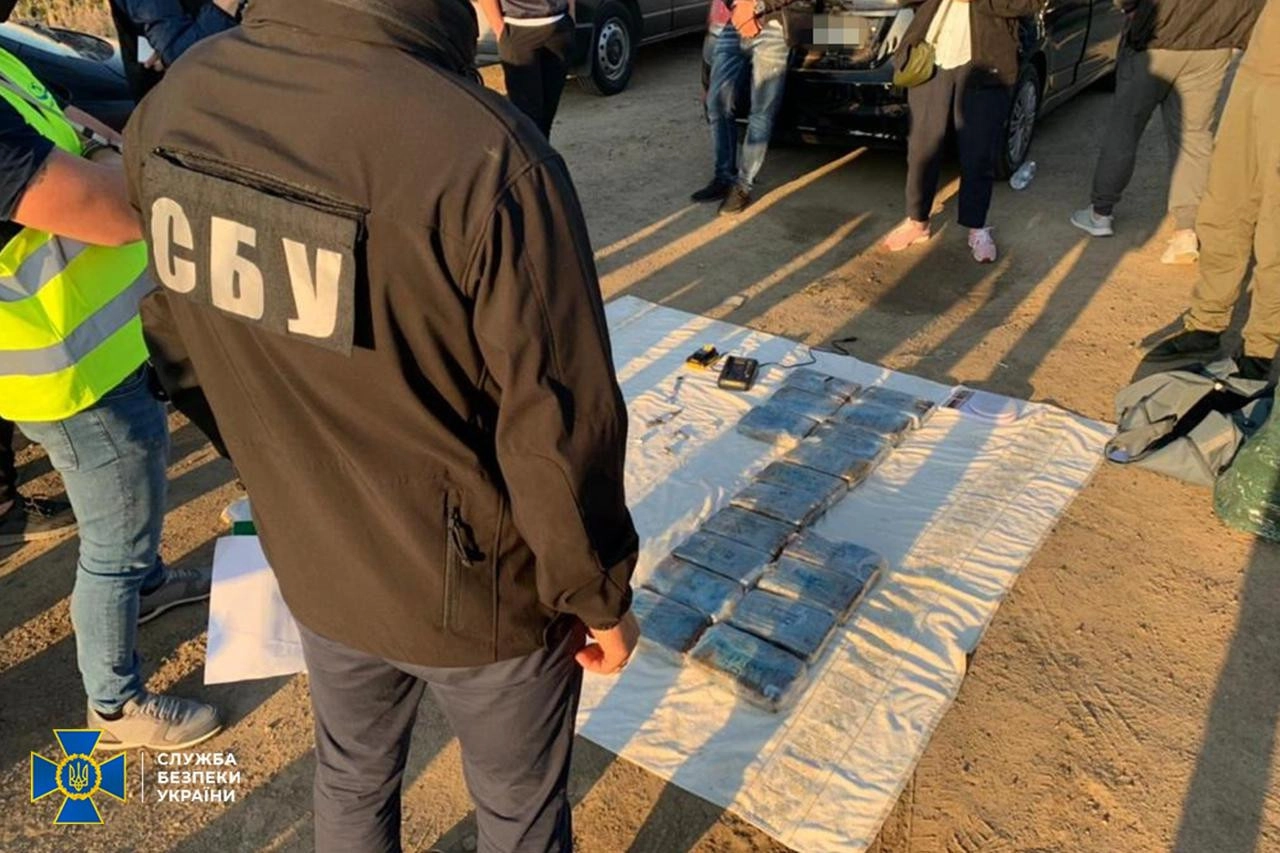 Суд виніс вирок учасникам угруповання “Ндрангети” за контрабанду кокаїну через Україну