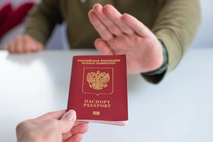 Декілька країн ЄС планують заборонити російським військовим в’їзд до Шенгену