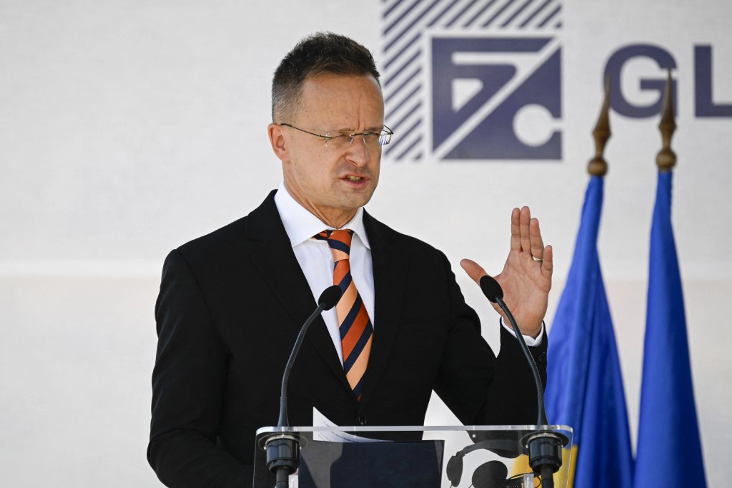 Hungary Says Ukraine’s EU Membership Would Drag Bloc Into War