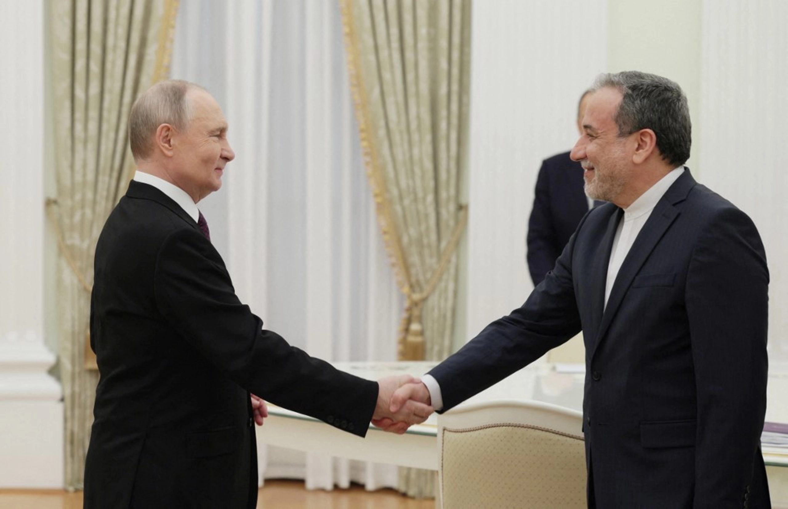 Iran Foreign Minister to Meet Key Ally Putin
