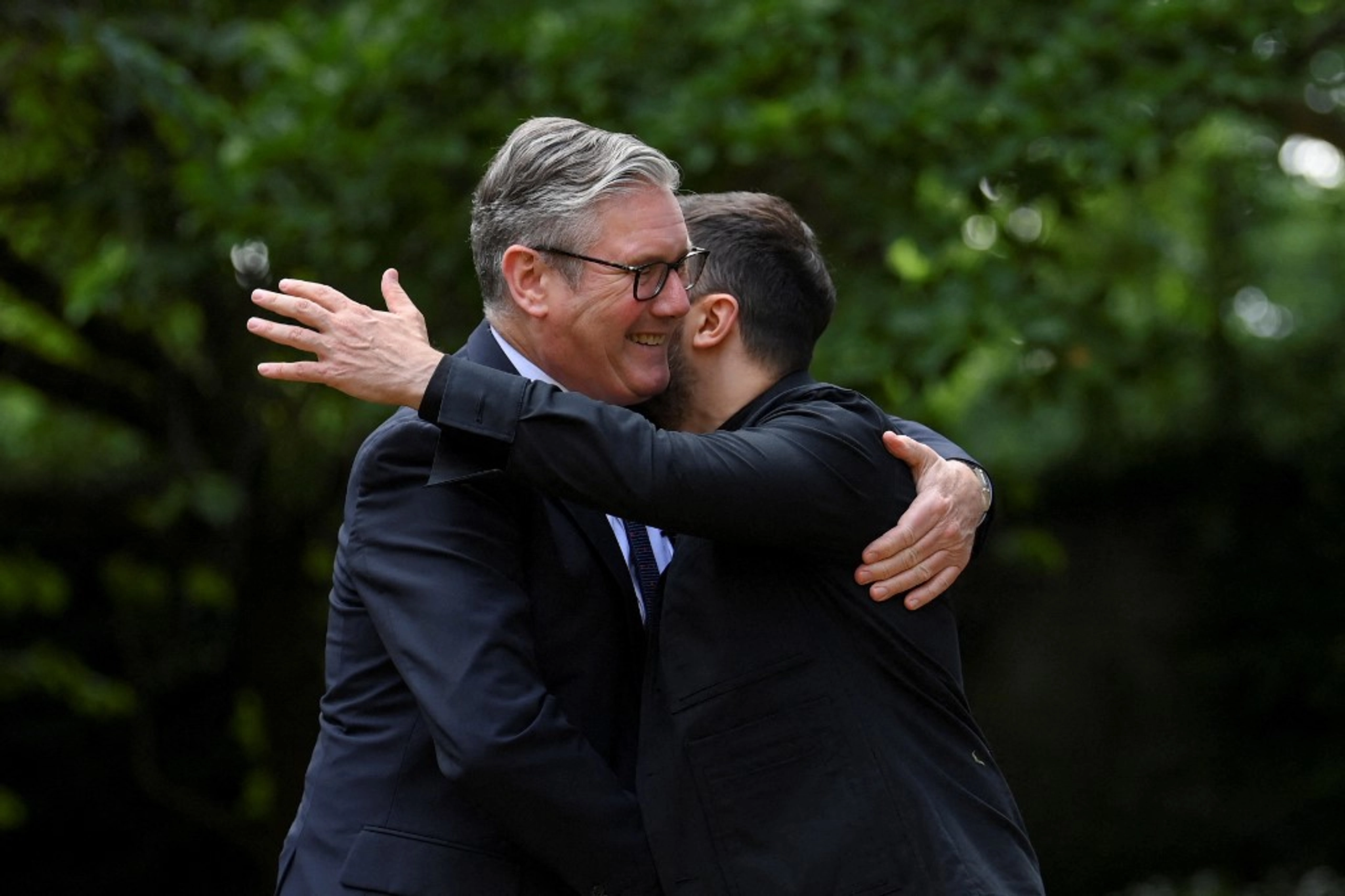 UK and Ukraine Agree to Deepen Ties as Zelensky Meets With Starmer