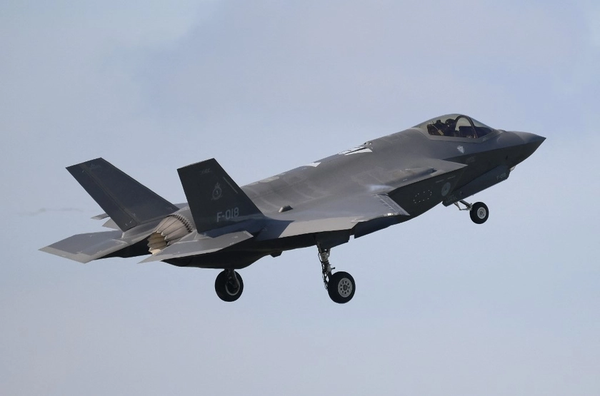 UK to Reintroduce Nuclear-Weapon-Capable Aircraft