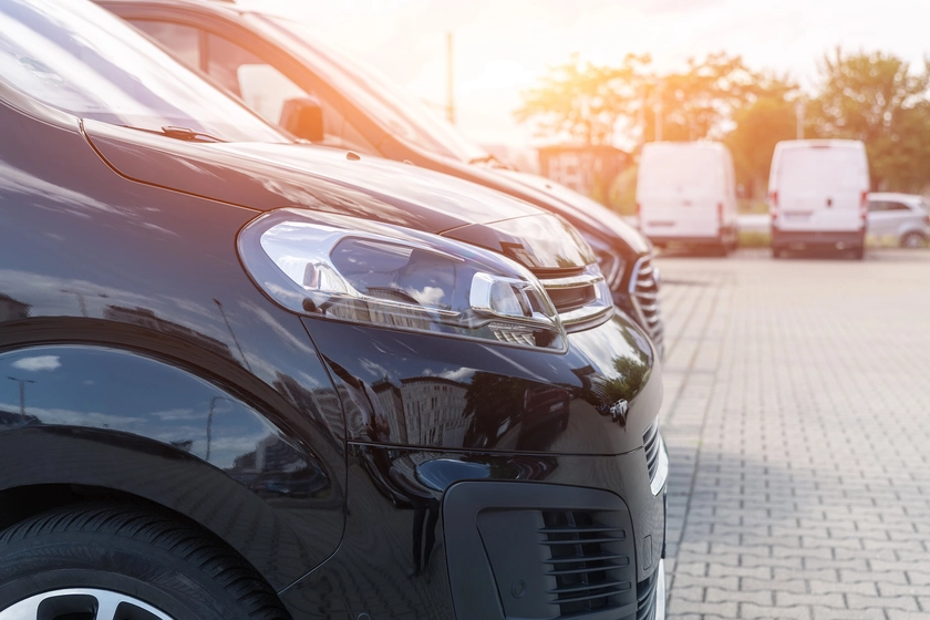 З початку року в Україну завезли 131 “розкішне” авто