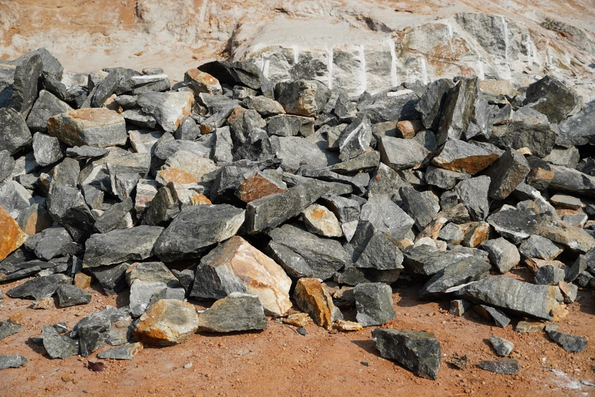 Russia Claims It Now Controls Strategic Lithium Deposit in Ukraine