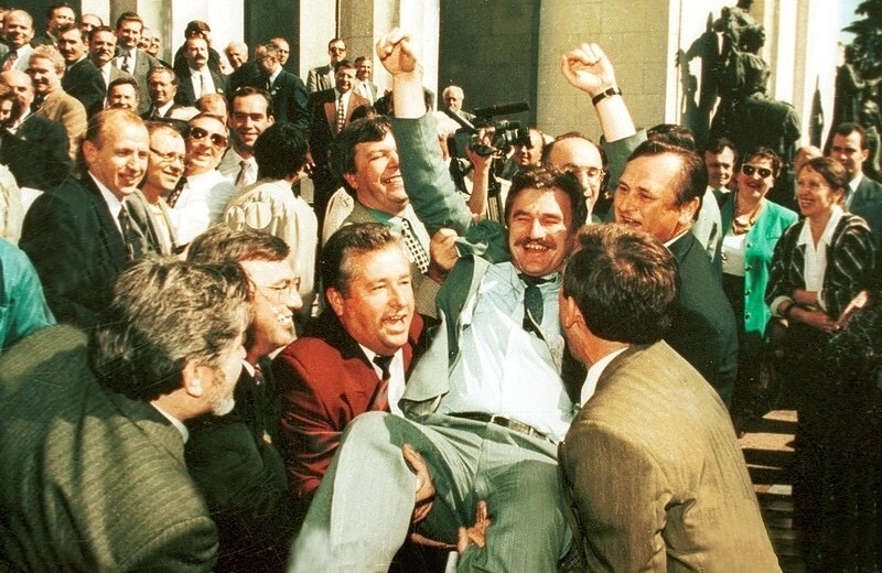 What the Day of the Constitution Means for Ukraine in Battle