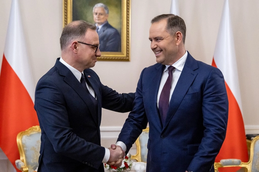 Нестабільна політика Польщі та українські справи