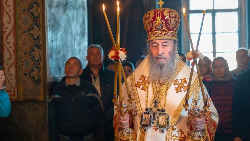Зеленський позбавив митрополита Онуфрія громадянства України