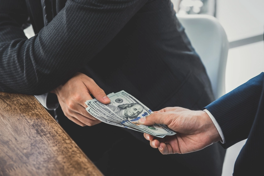 В Україні на 37% побільшало вироків корупціонерам, 97% з них –  штрафи