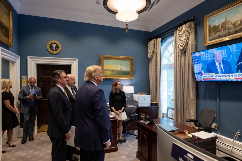 Трамп має навчитися у Трампа ставитися до Росії “так само, як до Ірану” - експосол США