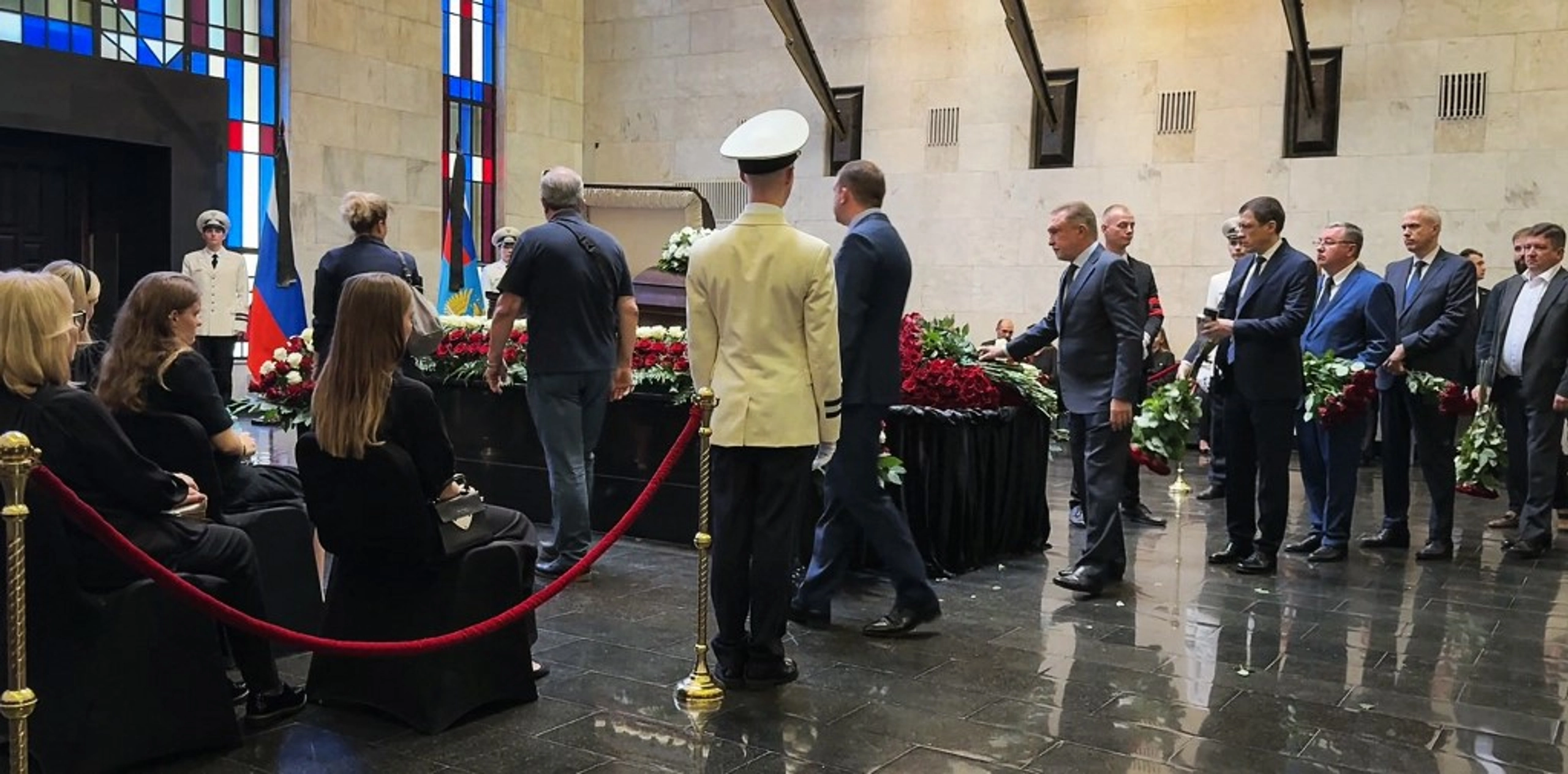 Minister’s Death Spooks Russian Elite Amid Corruption Clampdown