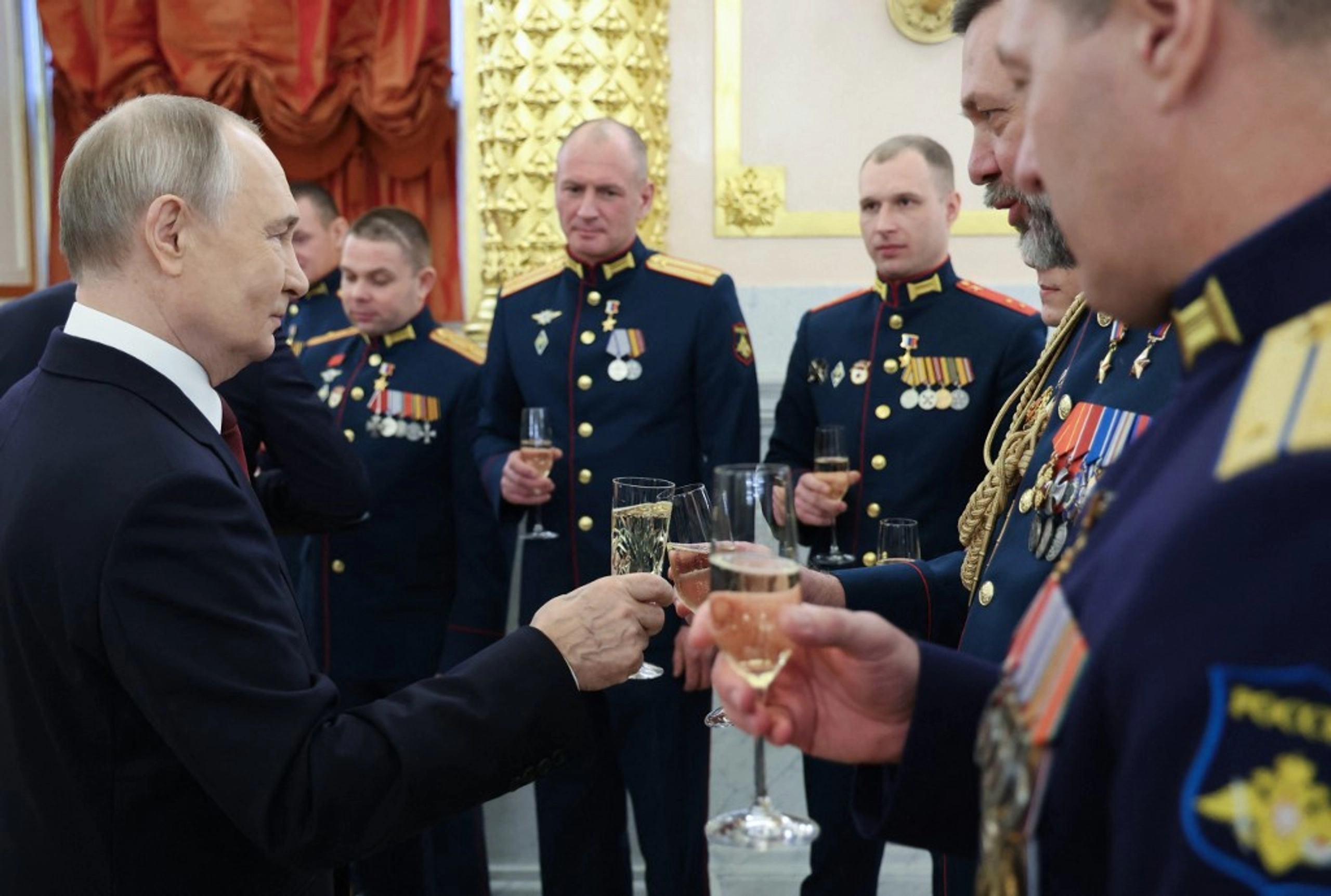 Putin Awards ‘Hero of Russia’ to ‘Butcher’ General Who Led Troops Into a Bloodbath