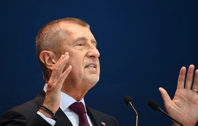 Експрем’єр Чехії скасує снарядну ініціативу для України у разі повернення до влади