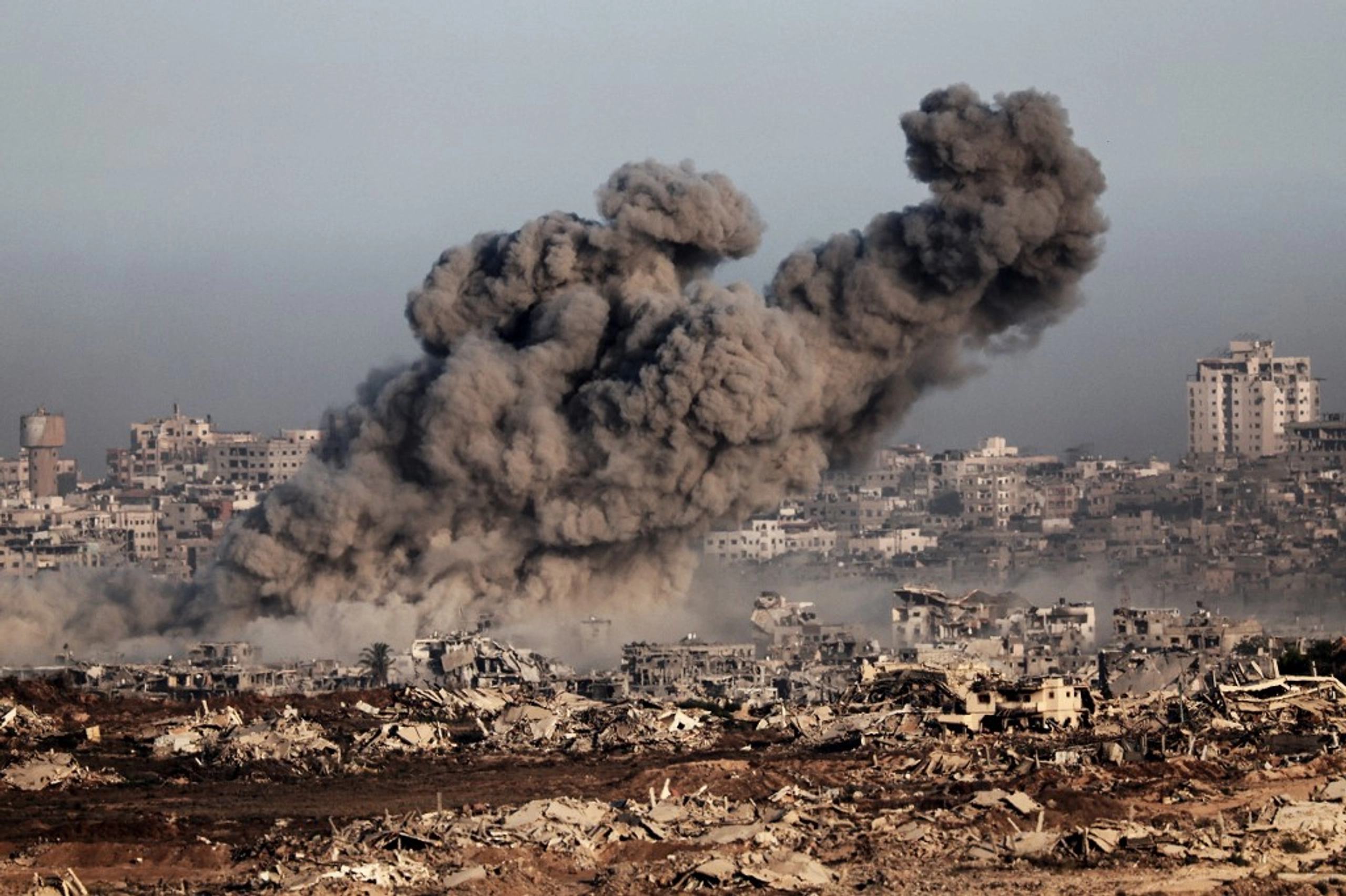 Israeli Jets Pound Damascus in Response to Massacre of Druze