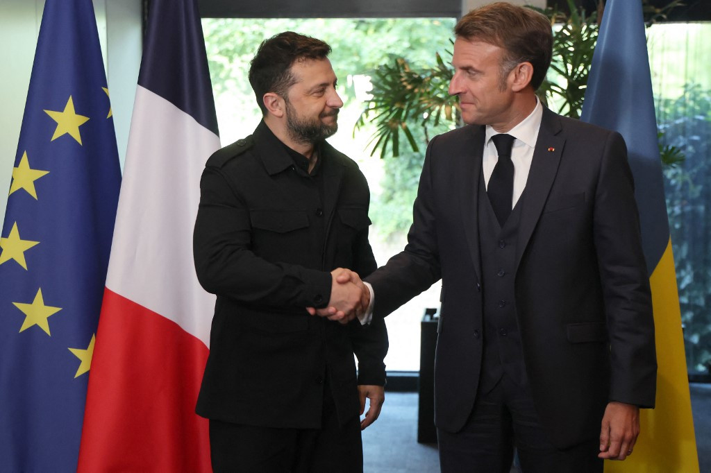 France to Train More Ukrainian Pilots on Mirage Jets: Zelensky After Macron Call