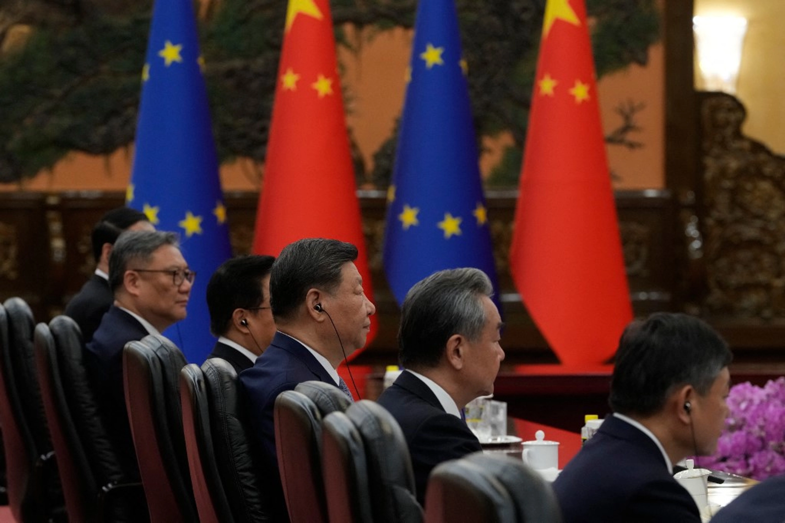 Xi says China, EU Must Deepen Trust But Bloc Chief Urges ‘Real Solutions’