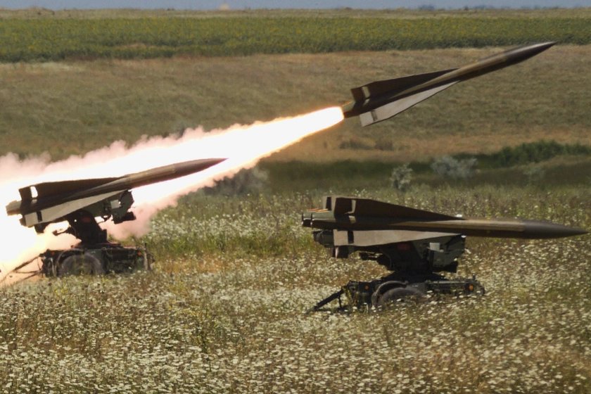 US Greenlights $322M in Arms Sales to Ukraine as Trump Unveils Novel Funding Strategy