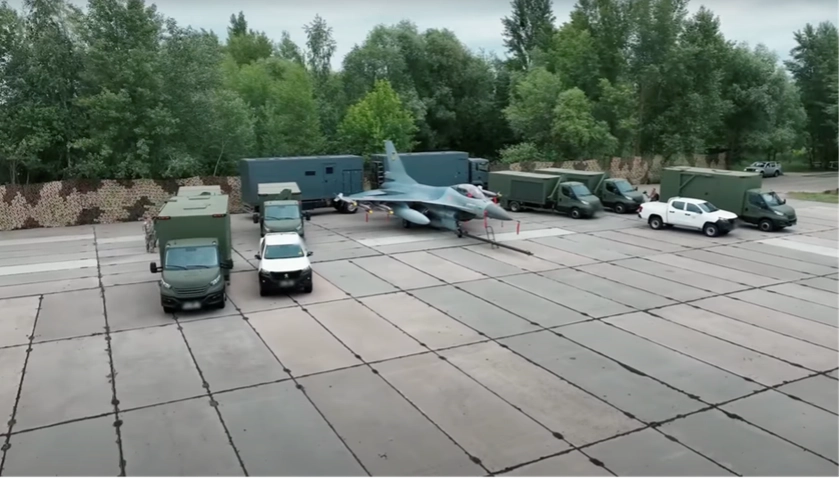 Україна отримала унікальний комплекс для обслуговування F-16, який може працювати будь-де
