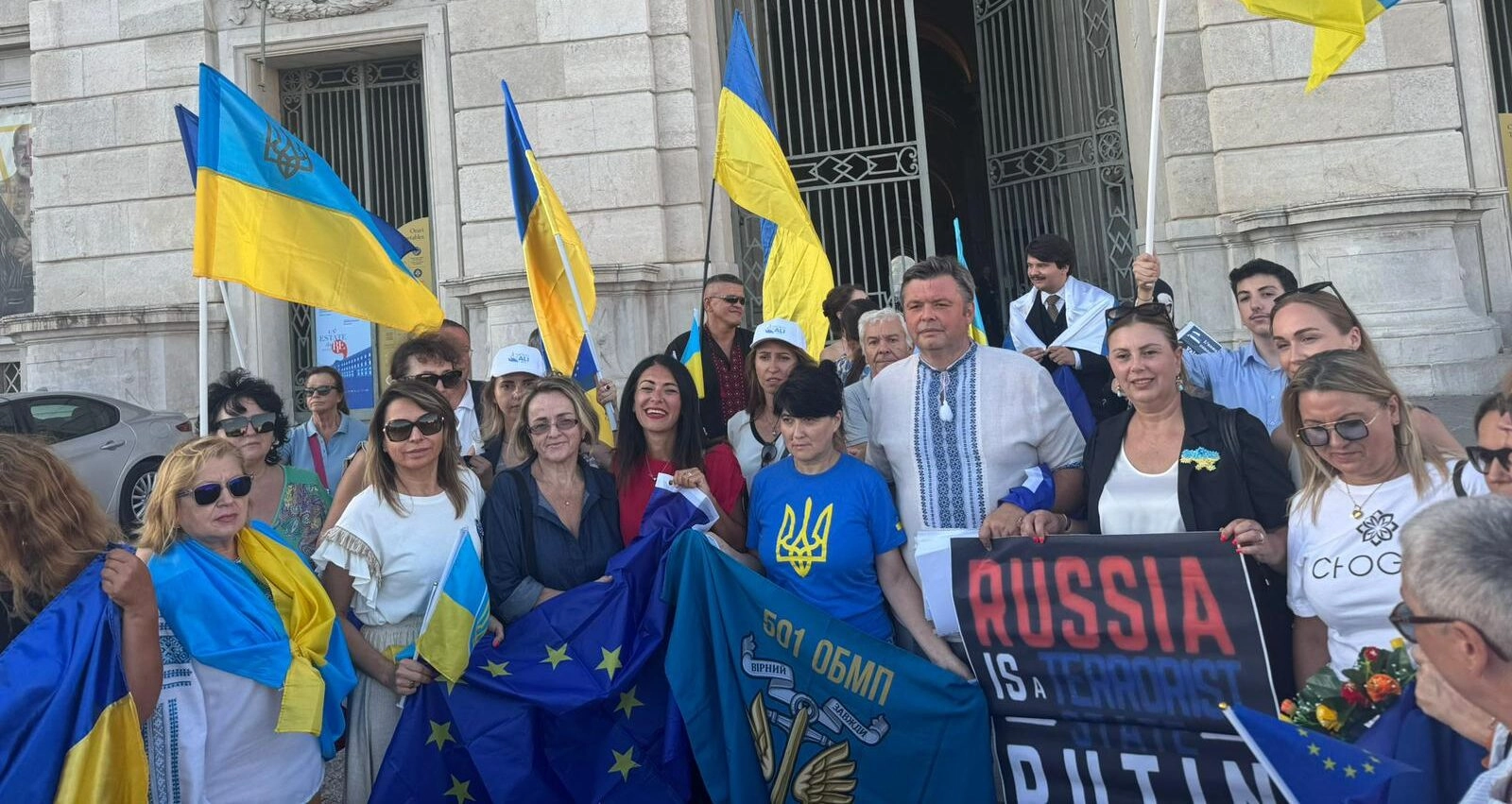 Флешмоб у Казерті: Скасування концерту прихильника Путіна Гергієва відзначили українці та італійці