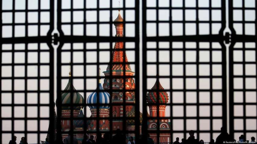 Росія попри фінансові проблеми витрачає кошти на пропаганду для молоді