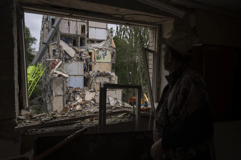 Death Toll in Russian Strike on Kyiv Rises to 31, Including 5 Children