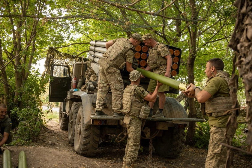 Ukraine Must Bolster Defense Regardless of Peace Talks, as Russia will not Disappear – Expert