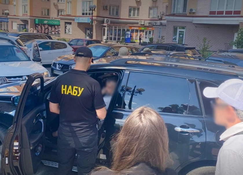 НАБУ та САП заявили про корупцію на закупівлі дронів і РЕБ