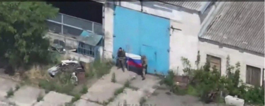 ‘Appearing With Tricolor Ends the Same Way’: Ukraine’s Intel Eliminates Russians After Flag Photo