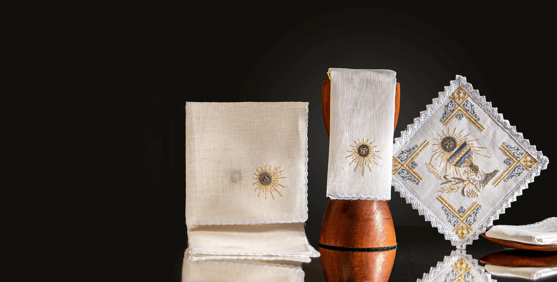 Advent and Christmas: How Does Liturgical Vestment Change?