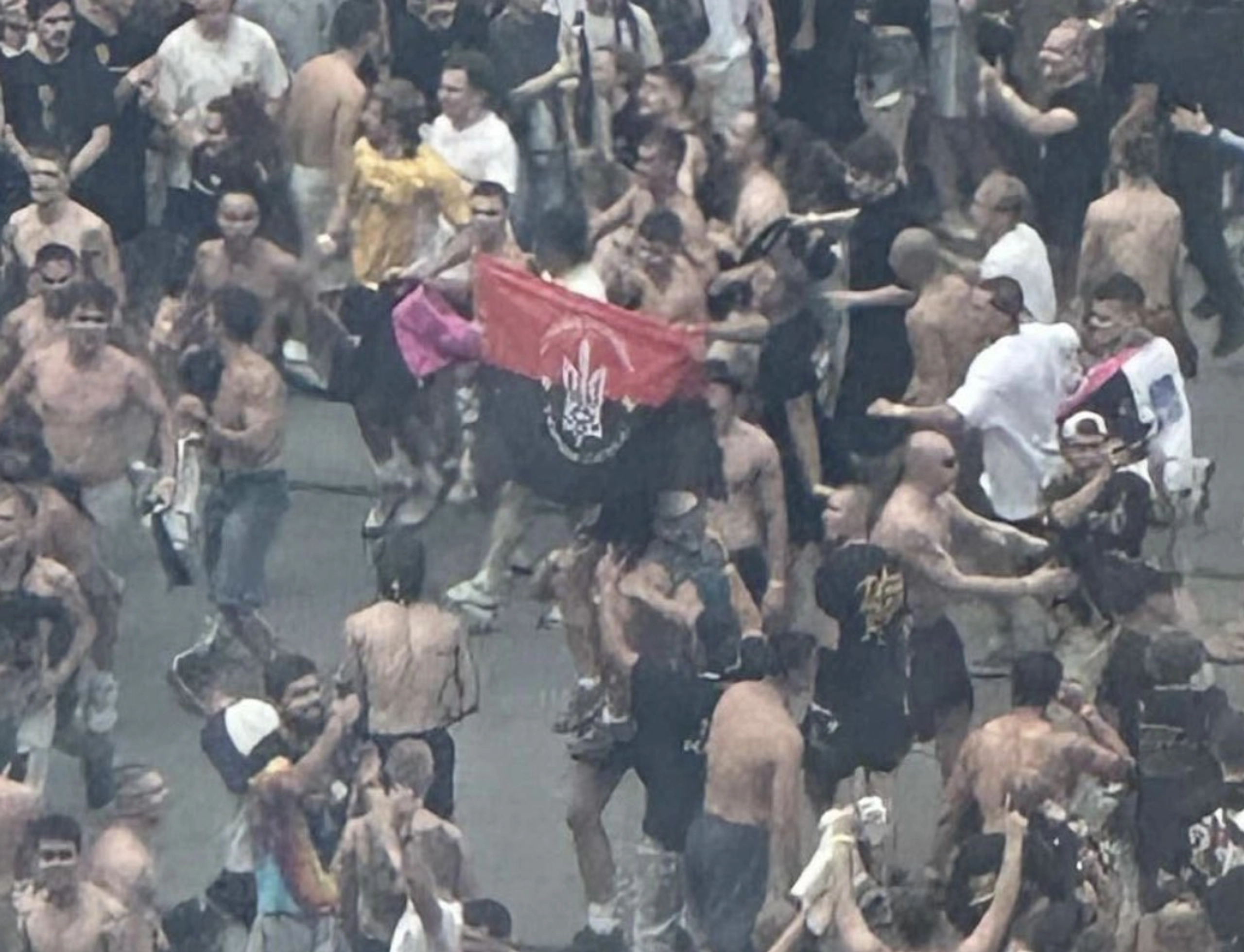 Польща висилає 57 українців після заворушень на концерті