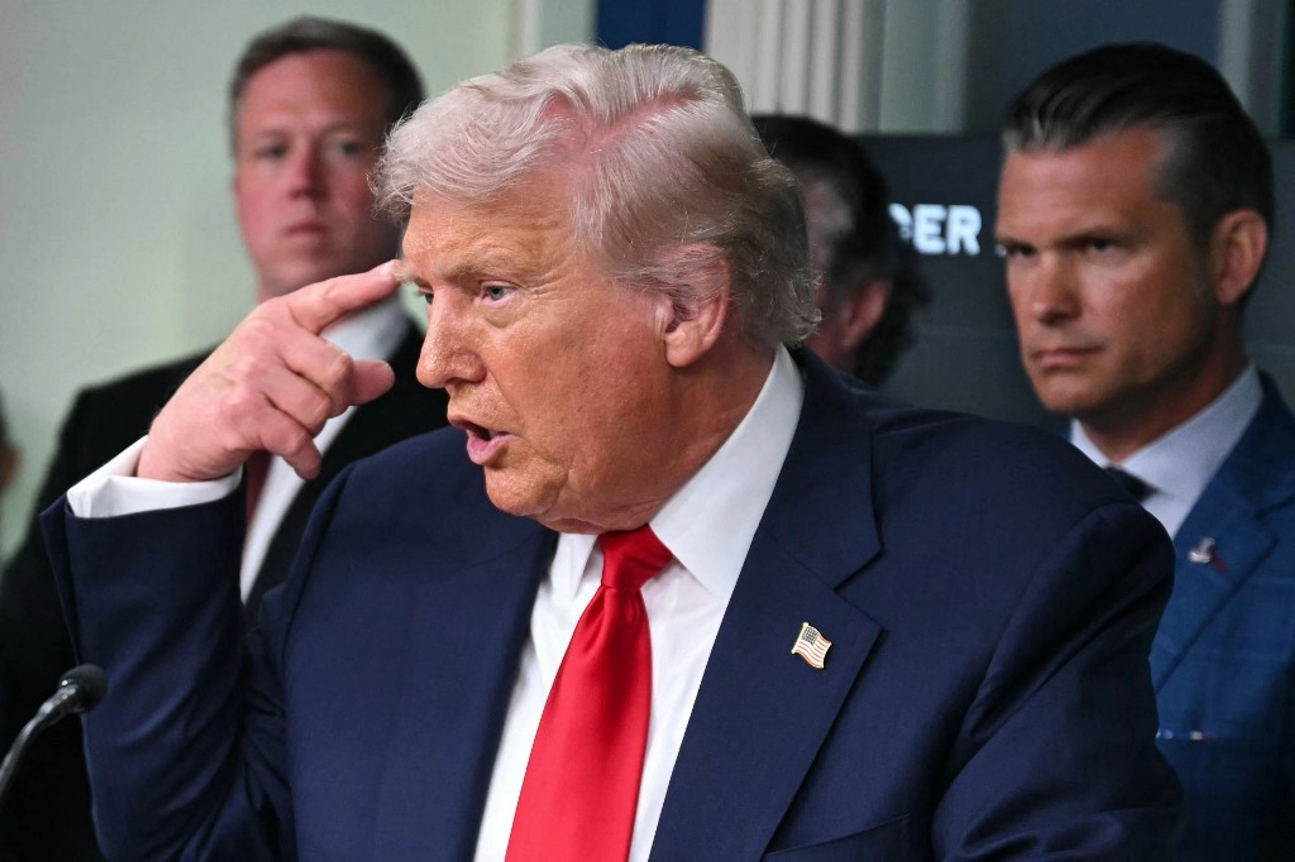 Трамп поскаржився на медіа напередодні його зустрічі з Путіним