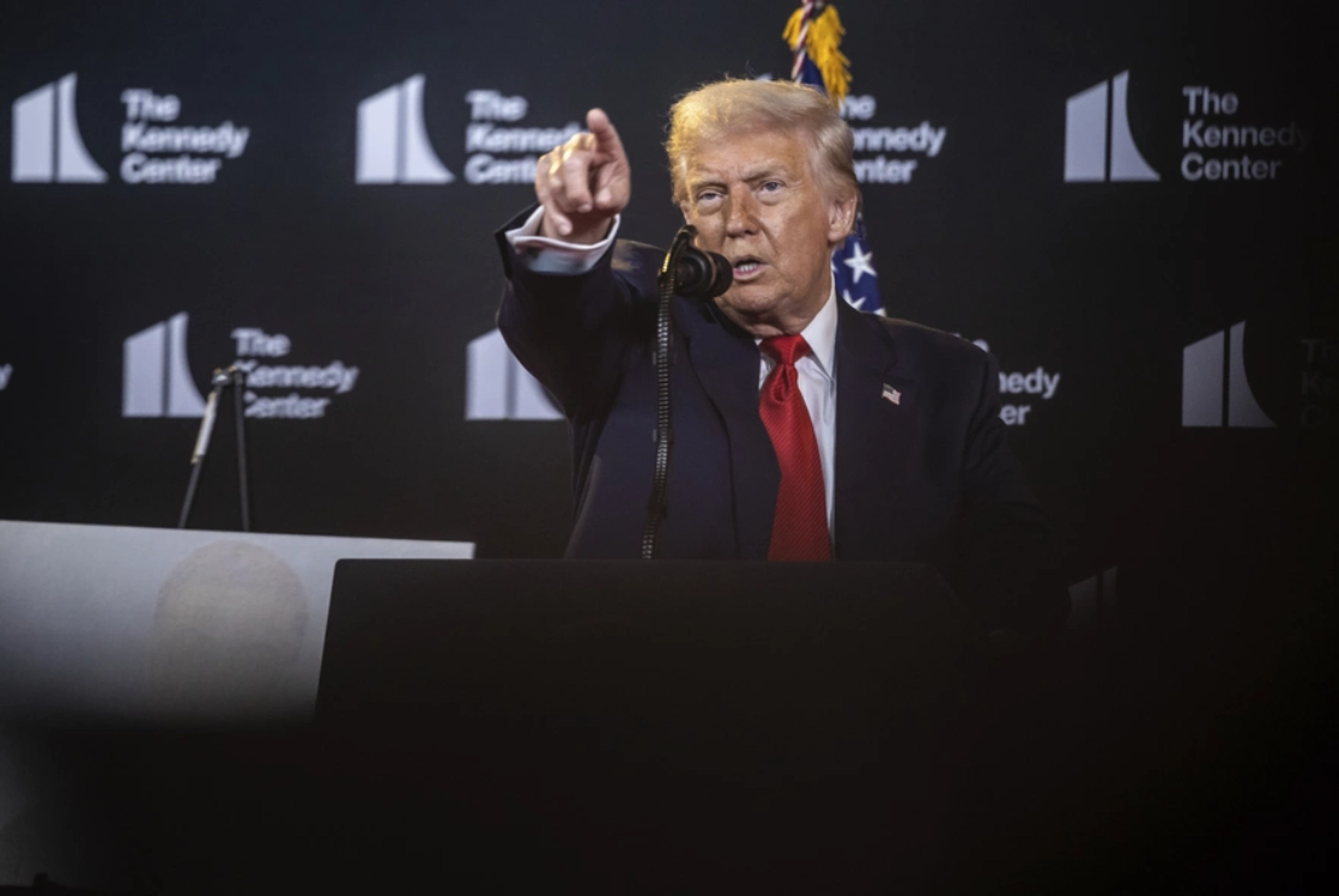 Трамп каже лідерам Європи, що готовий дати Україні гарантії безпеки, але не в НАТО