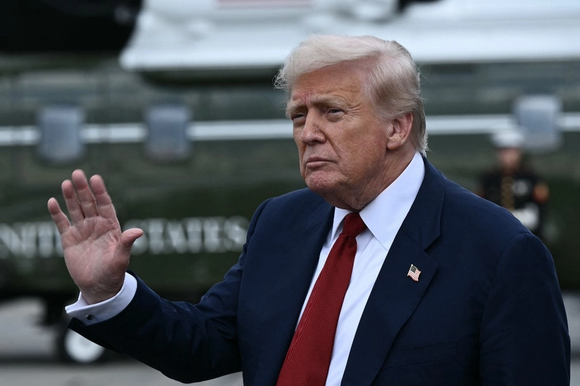 Trump in Flight to Alaska for Face-to-Face with Putin