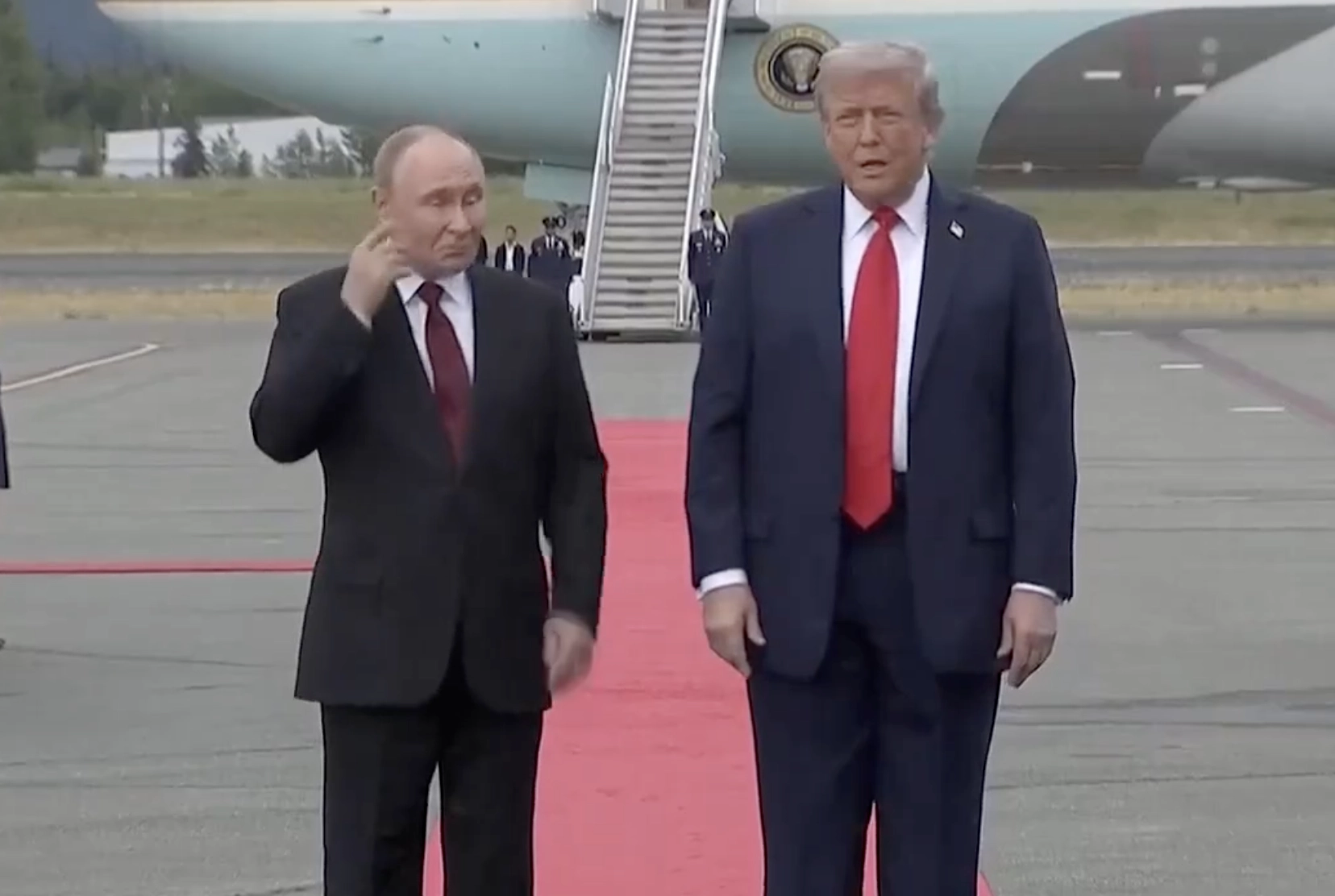 Putin Smirks, Shrugs Off Question on Ukraine Civilian Killings in Alaska
