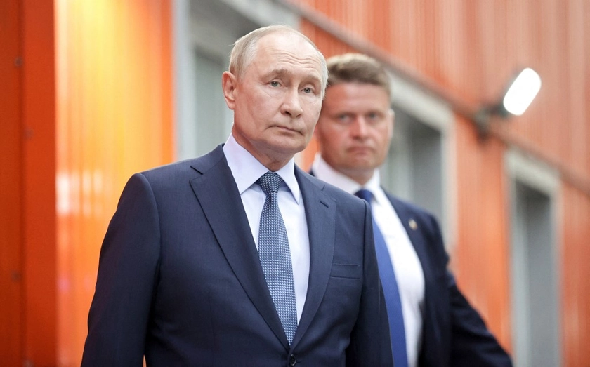 Why Putin Can’t Quit