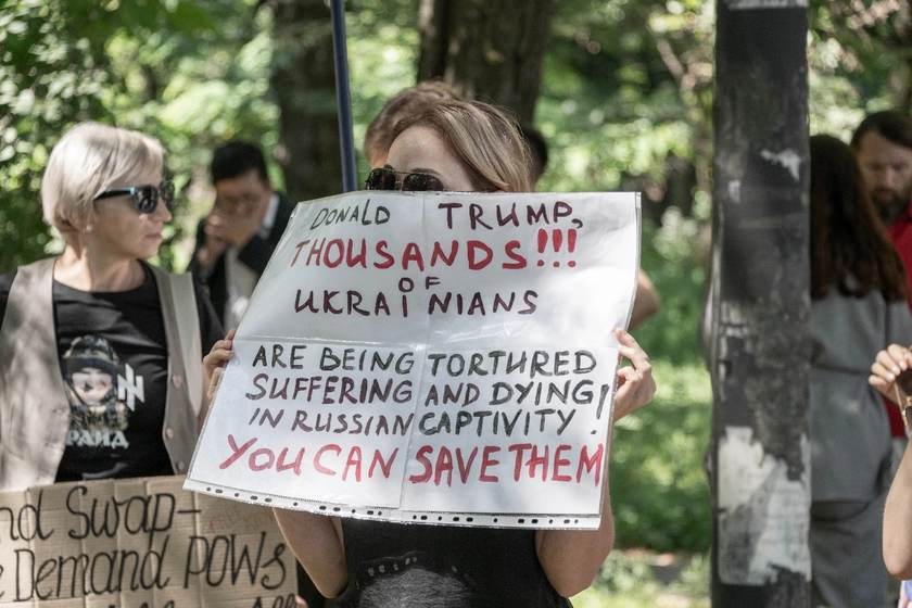 Kyiv Protesters to Trump: Don’t Trade Land – Bring Our People Home