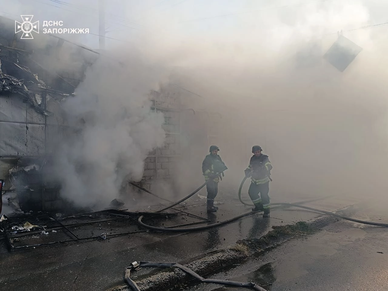 3 Dead, Over 20 Injured as Russia Strikes Zaporizhzhia Ahead of Zelensky-Trump Talks