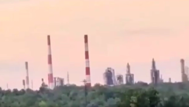 Сили оборони атакували НПЗ у російській Сизрані, - Генштаб