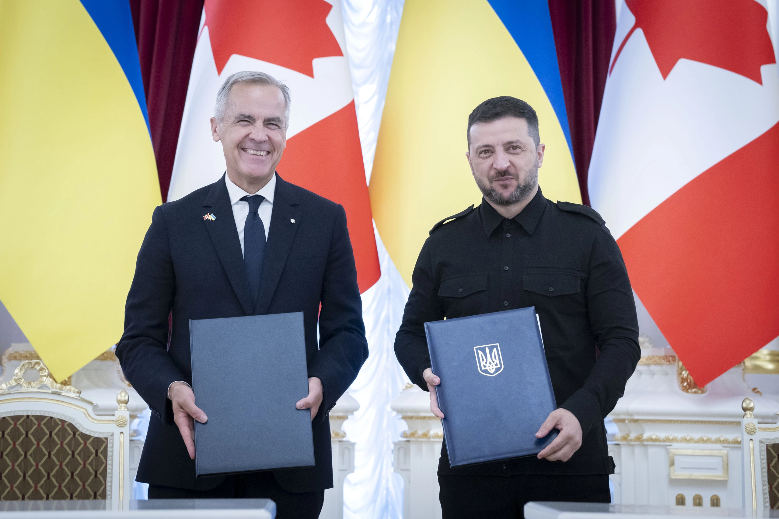 Україна та Канада запускають спільне виробництво зброї