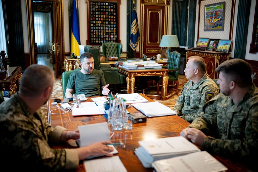 Уряд сьогодні оновить правила виїзду за кордон для чоловіків до 22 років — Зеленський